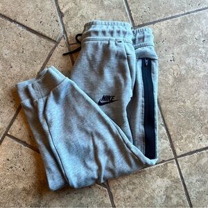 Boys Nike Sportswear Tech Fleece Joggers Size XS in Gray